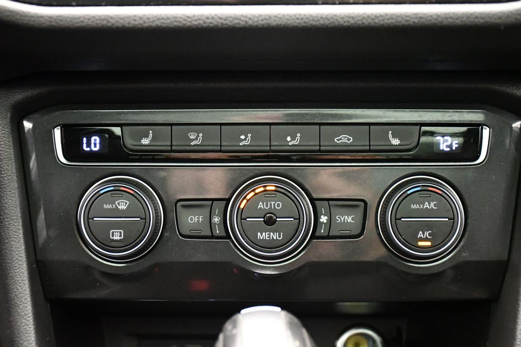 Thumbnail: 2021 Volkswagen Tiguan - 29