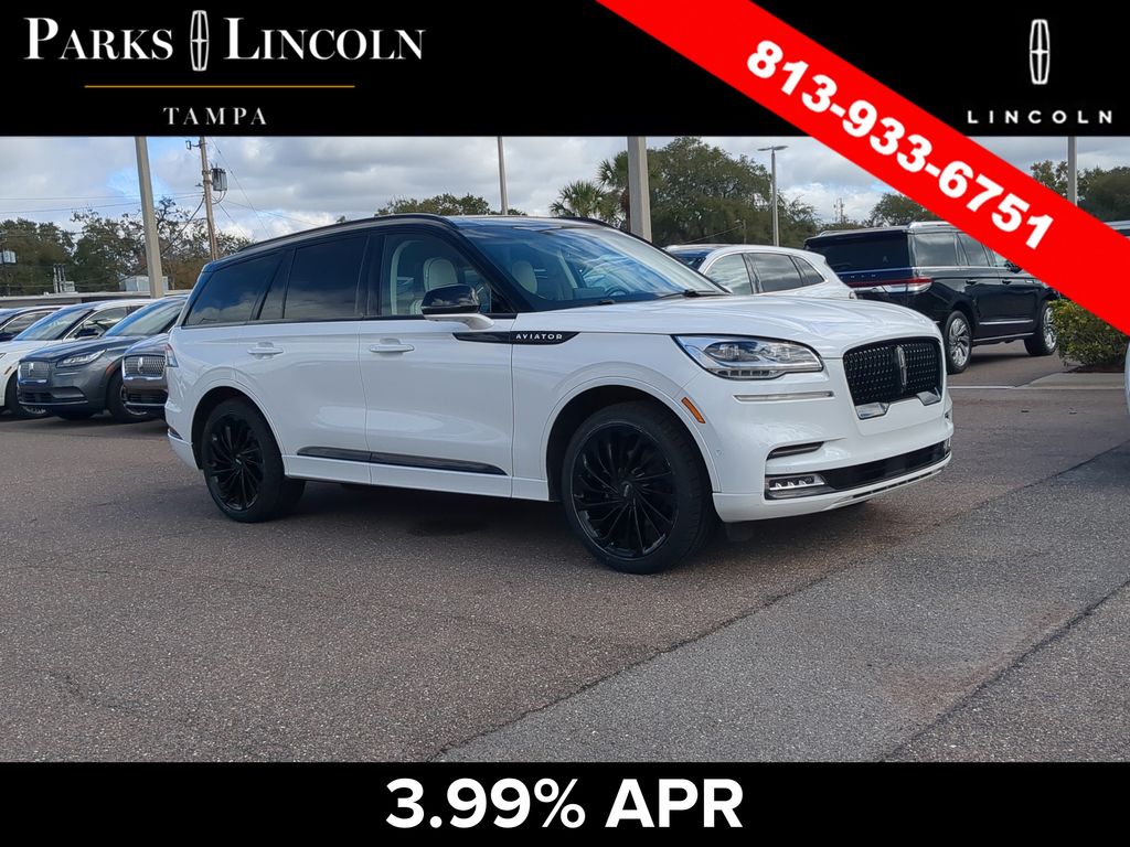 Pristine White Metallic Tri-Coat 2023 Lincoln Aviator Black Label AWD SUV / Crossover All-Wheel Drive Automatic