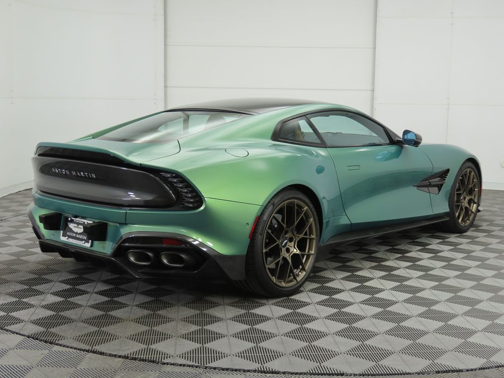 2025 Aston Martin Vanquish  5