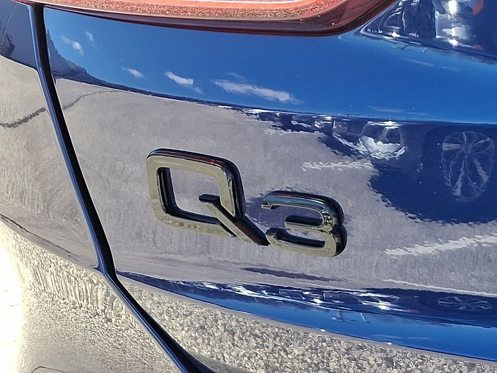 Thumbnail: 2025 Audi Q3 - 31