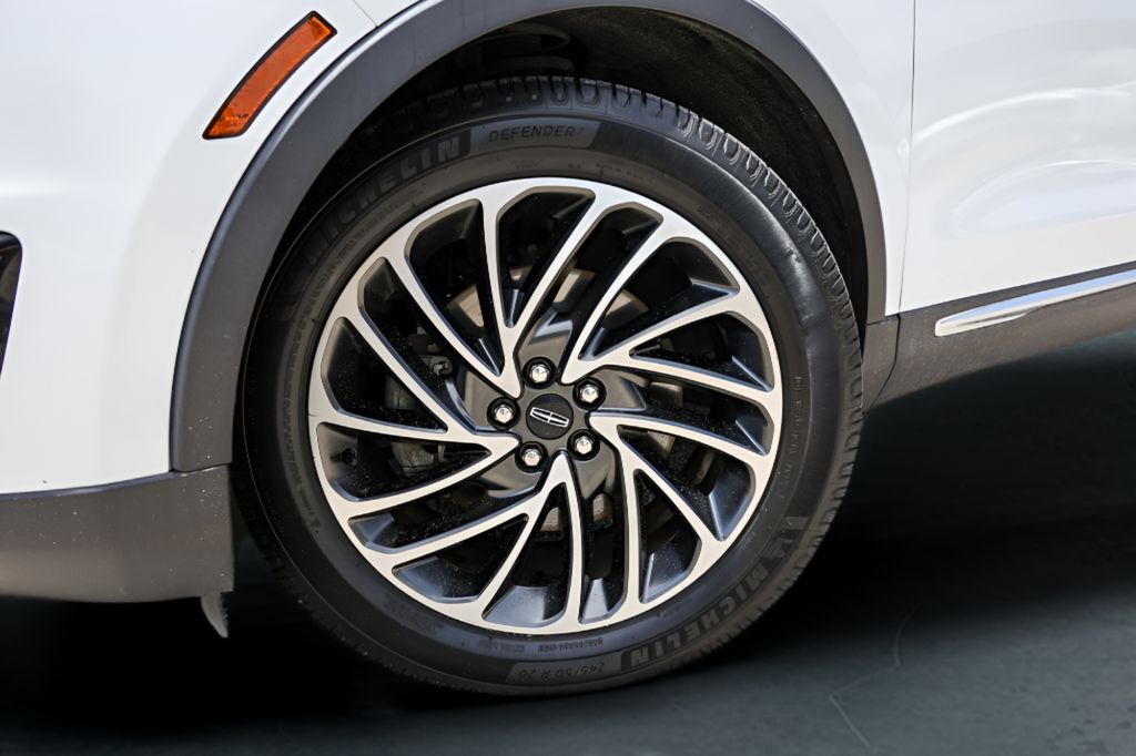Used Car 2020 Lincoln Nautilus  Reserve For Sale Under $25,000 In Austin, Texas