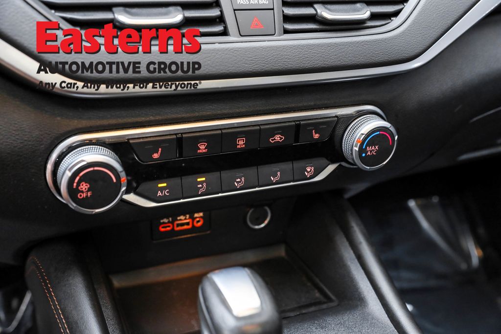 Used 2021 Blue Nissan 2.5 SR image 20