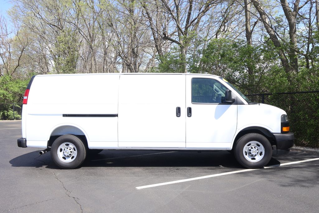 Thumbnail: 2025 Chevrolet Express - 9