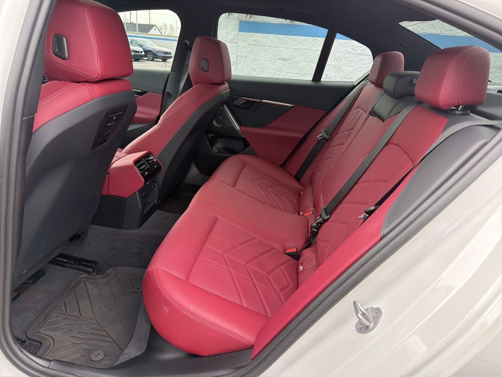 Thumbnail: 2024 BMW i5 - 19