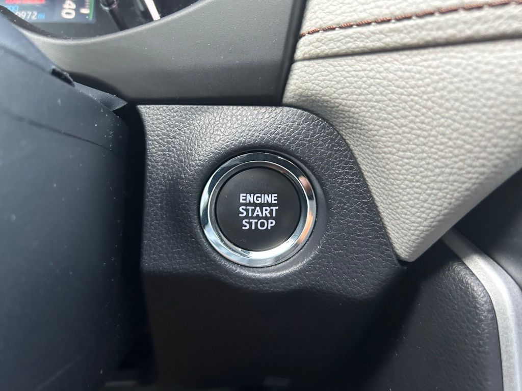 2024 Toyota RAV4 XLE Premium 21