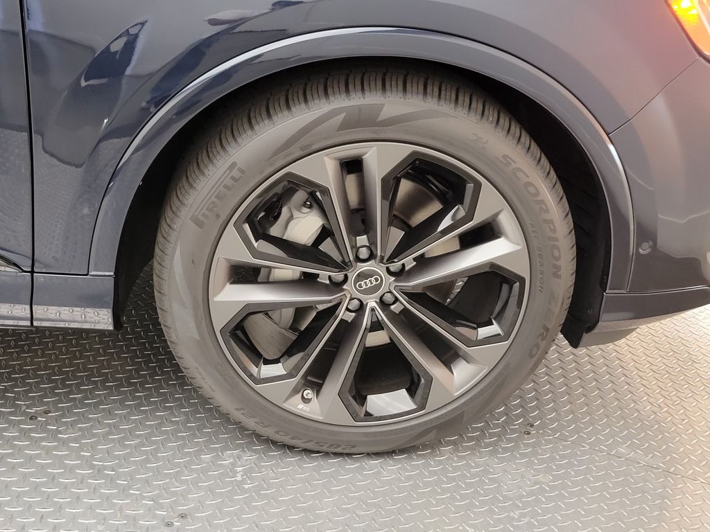 Thumbnail: 2026 Audi Q7 - 15