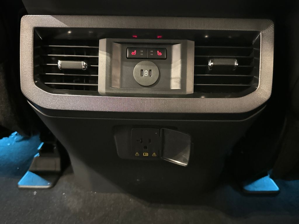 New 2026 White Ford Platinum image 31
