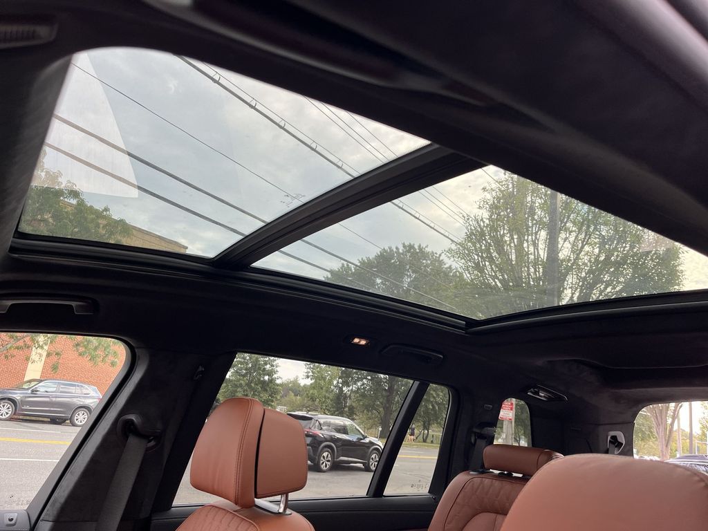 Thumbnail: 2026 BMW X7 - 22