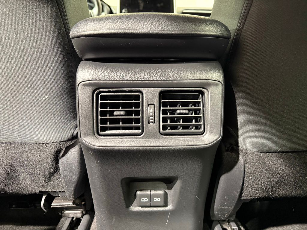 2024 Toyota RAV4 XLE 18