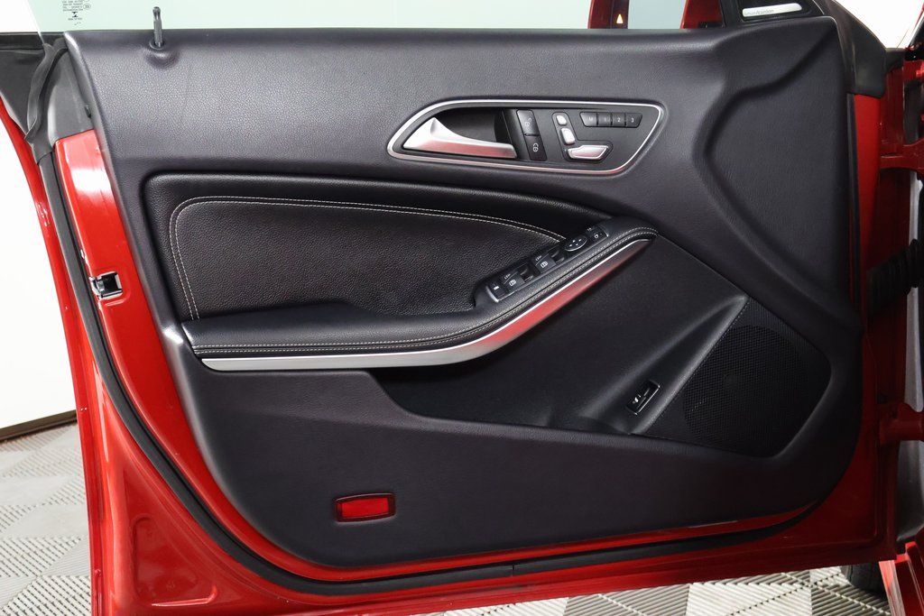 Thumbnail: 2017 Mercedes-Benz CLA - 12