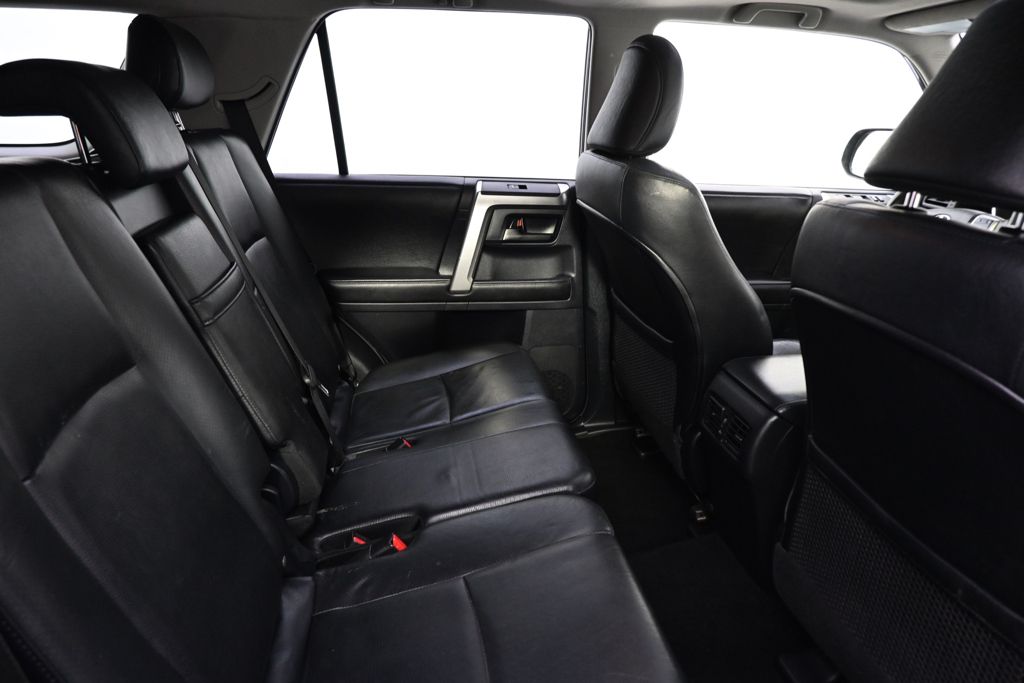 Used 2013  Toyota Limited image 18