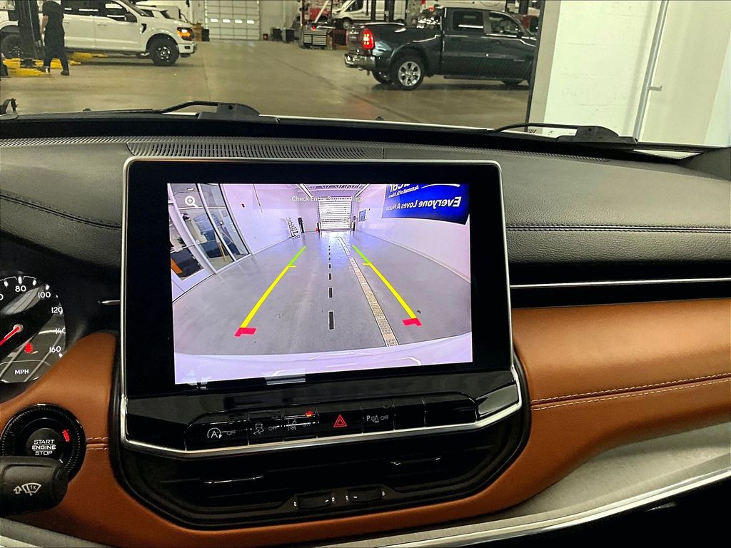 2024 Jeep Compass — photo 19