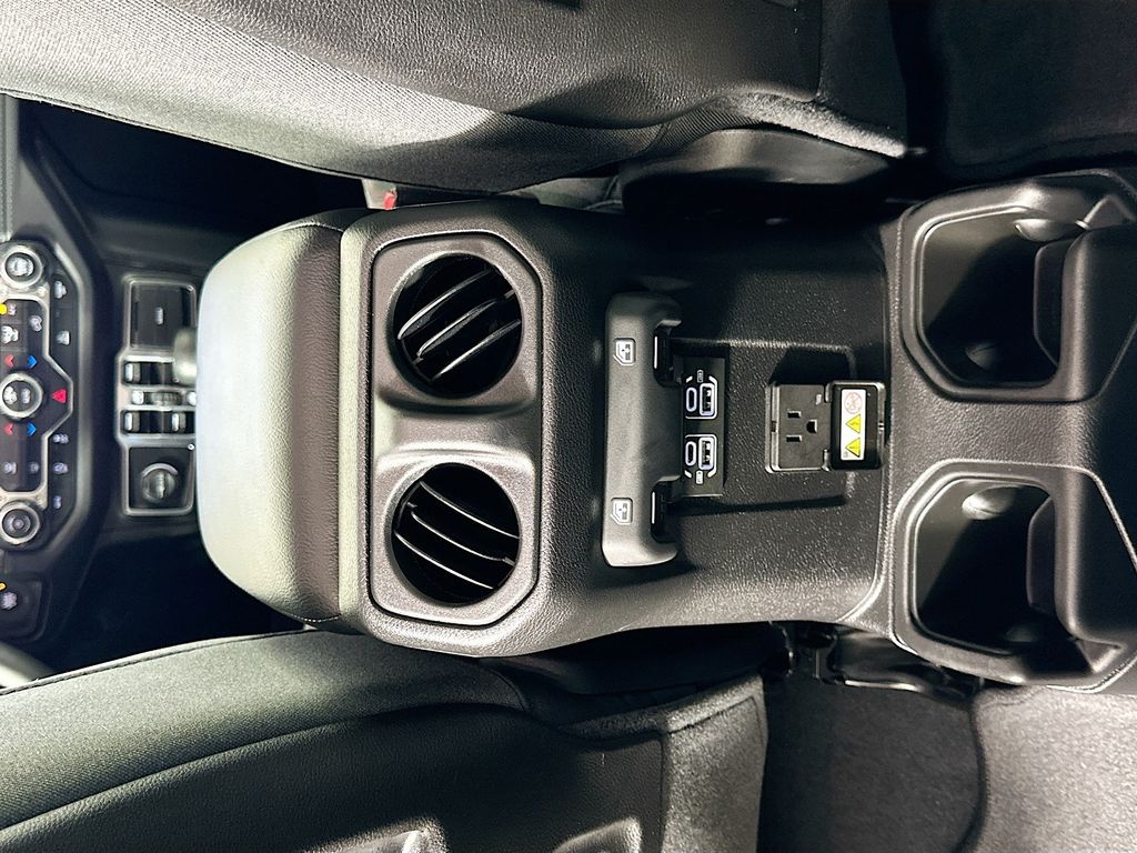 2025 Jeep Wrangler Rubicon 24