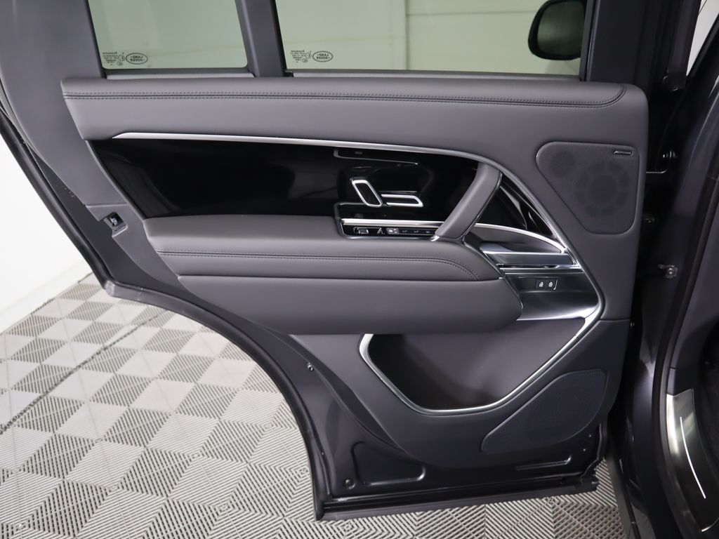 Thumbnail: 2025 Land Rover Range Rover - 27