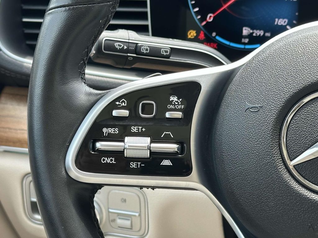 2022 Mercedes-Benz GLS 450 4MATIC 13