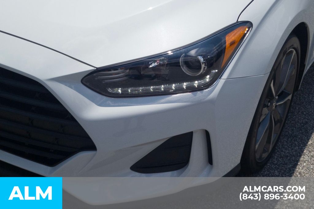 Used 2019 White Hyundai 2.0 Premium image 11