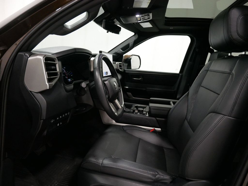 2025 Toyota Tundra Limited - Photo 11