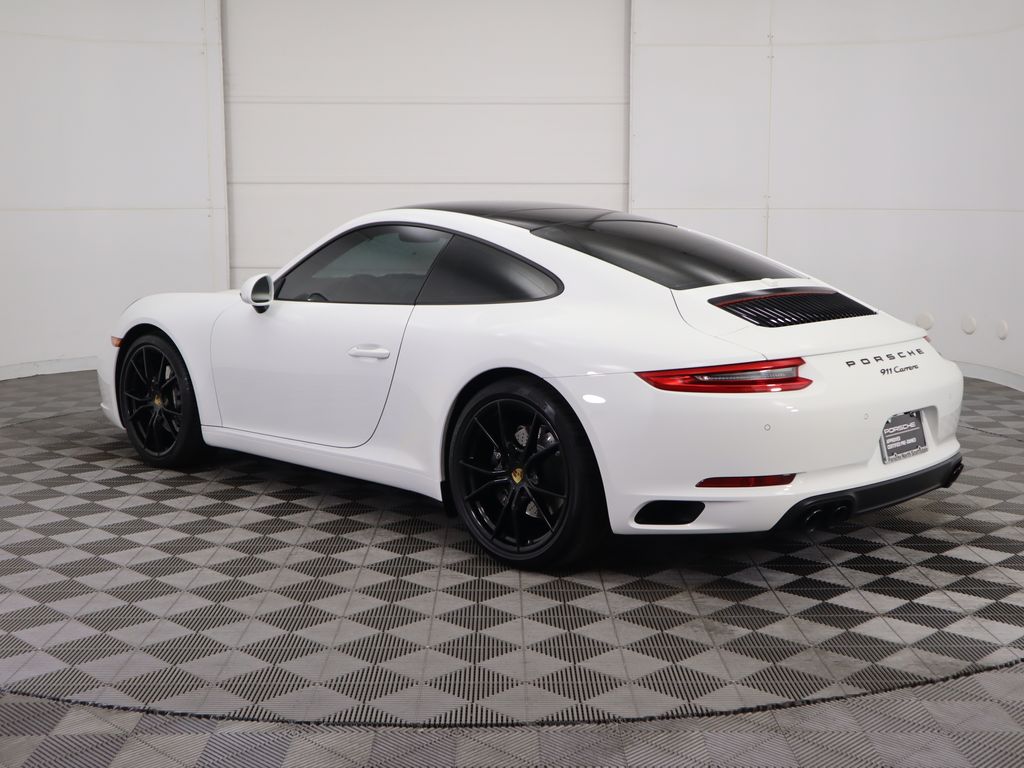 Thumbnail: 2019 Porsche 911 - 3