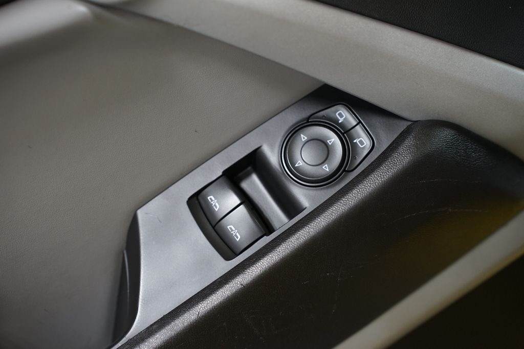 Thumbnail: 2018 Chevrolet Camaro - 26