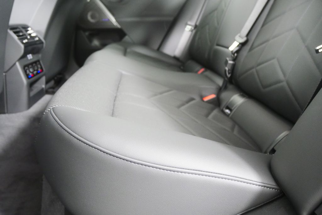 Thumbnail: 2027 BMW 5 Series - 14