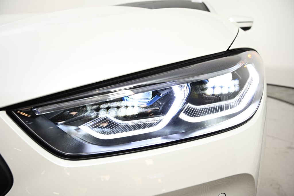 2025 BMW 8 Series 840i 9