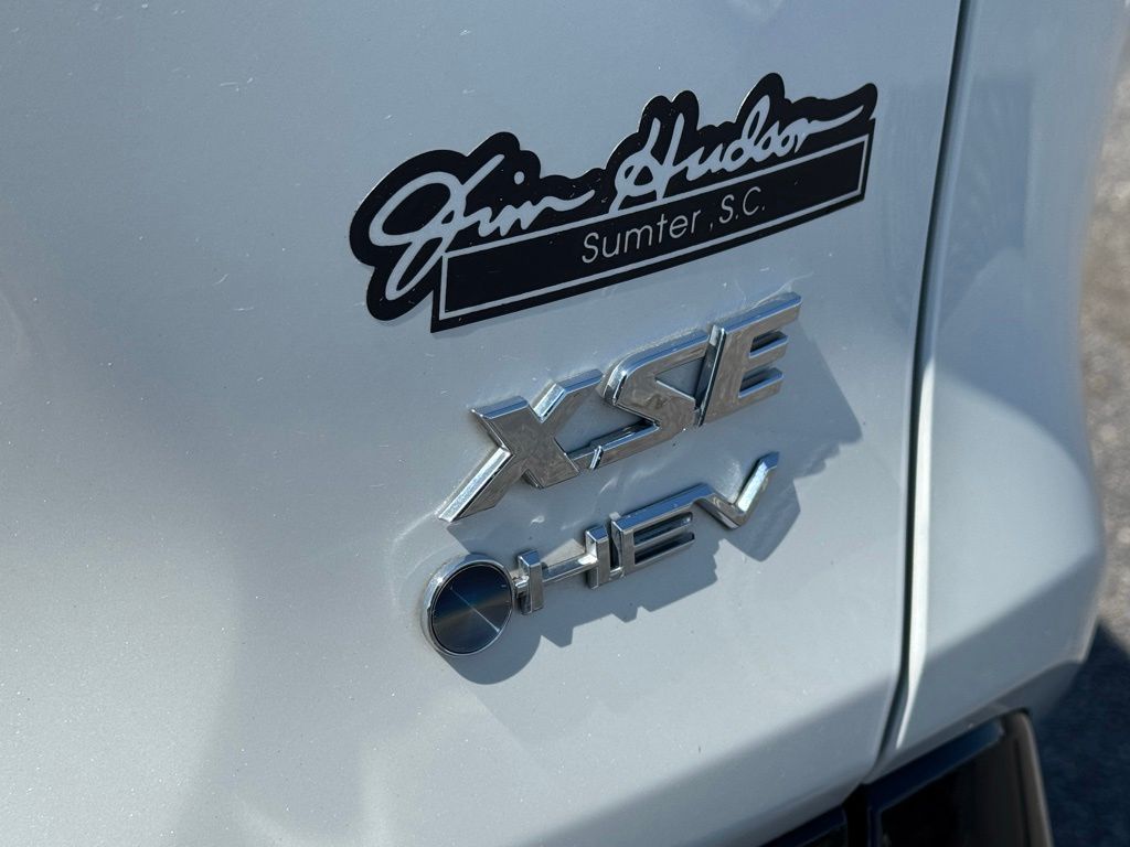 2025 Toyota RAV4 Hybrid XSE Wind Chill Pearl/Midnight Black Metallic - Jim Hudson Acura - Image 10