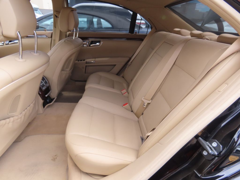 Thumbnail: 2010 Mercedes-Benz S-Class - 11