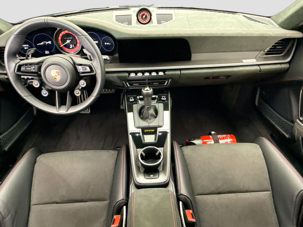 Thumbnail: 2025 Porsche 911 - 15