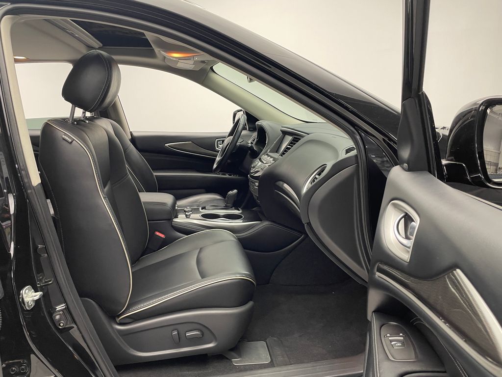 Thumbnail: 2020 INFINITI QX60 - 17