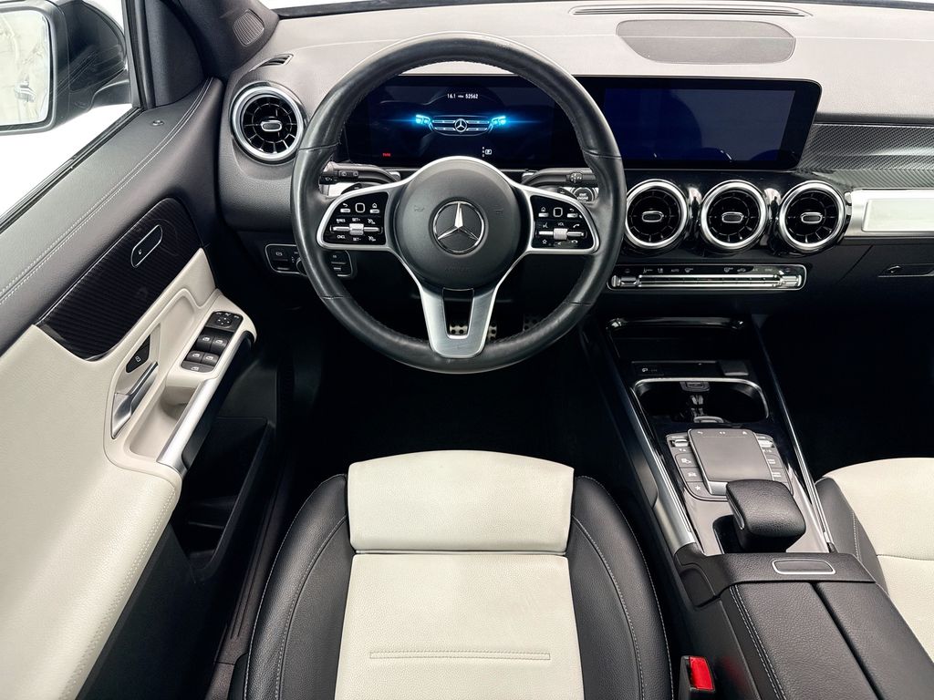 Thumbnail: 2022 Mercedes-Benz GLB - 10