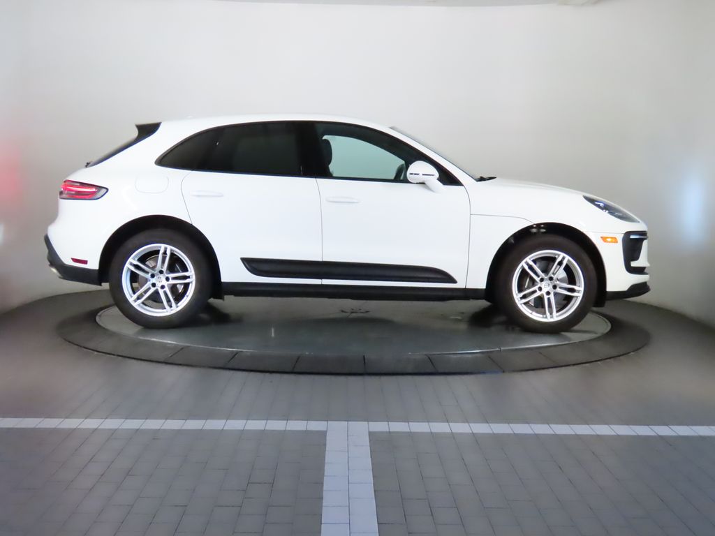 Thumbnail: 2024 Porsche Macan - 8