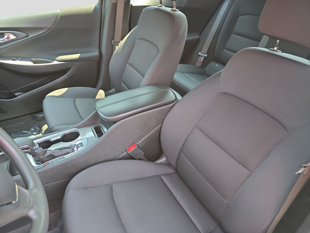 Used 2025 Chevrolet Malibu Sedan