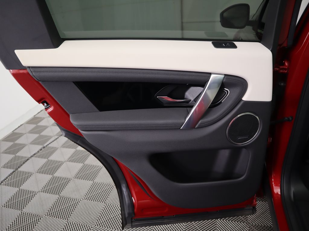 2024 Land Rover Discovery Sport S 26