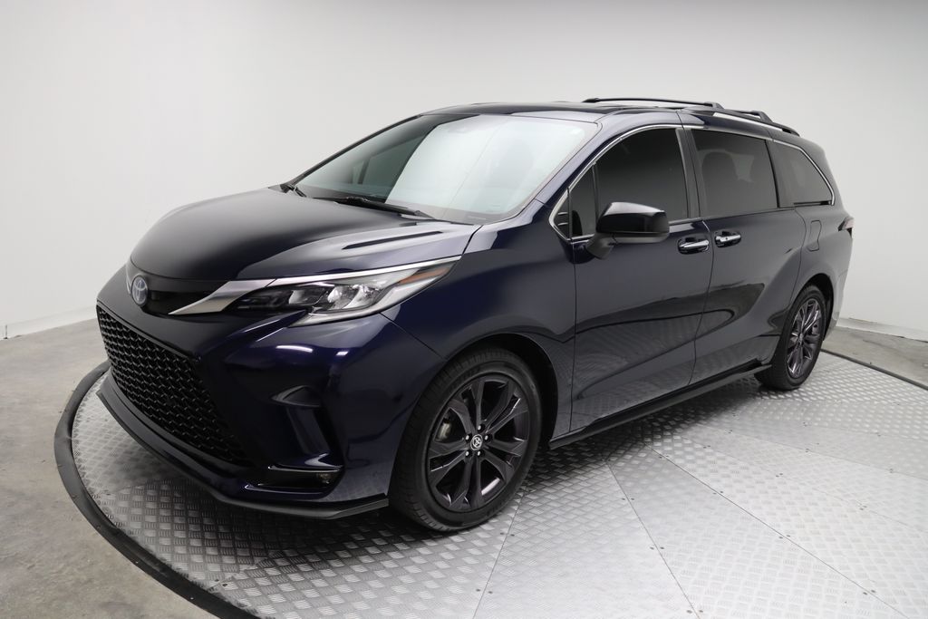 2022 Toyota Sienna XSE -
                West Palm Beach, FL