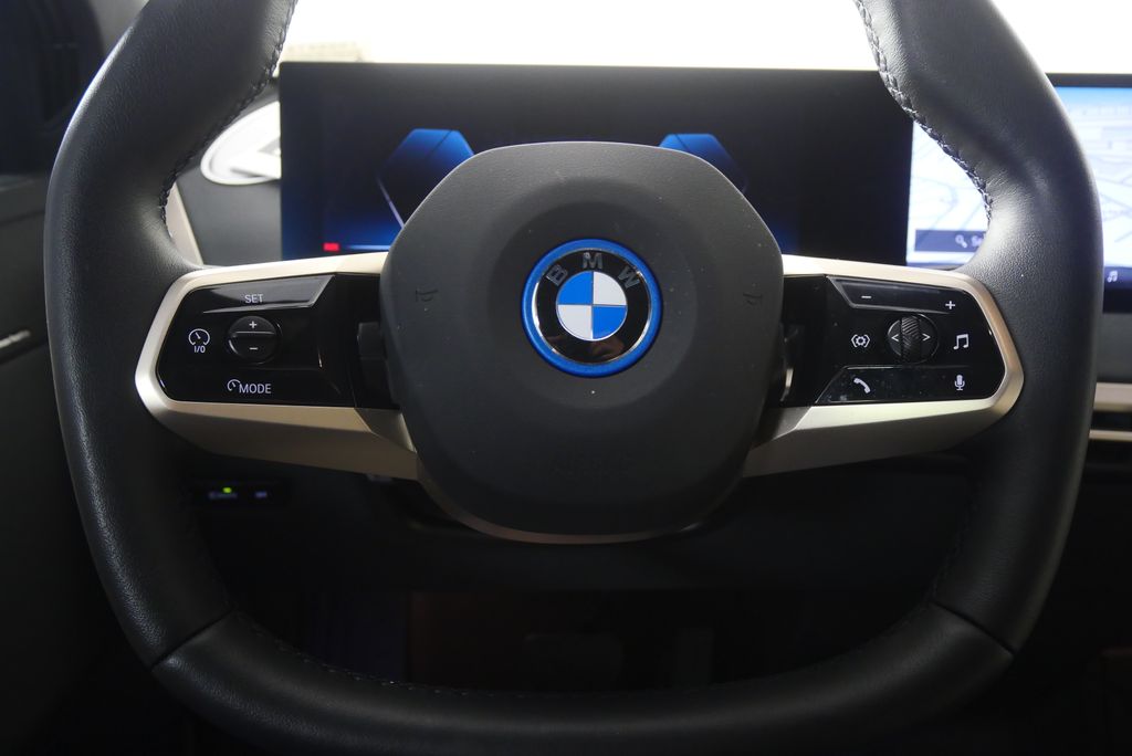 Thumbnail: 2025 BMW iX - 21