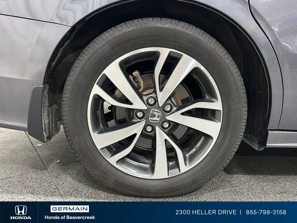 Used 2024 Gray Honda Touring image 10