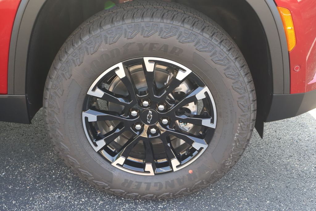 Thumbnail: 2026 Chevrolet Traverse - 5