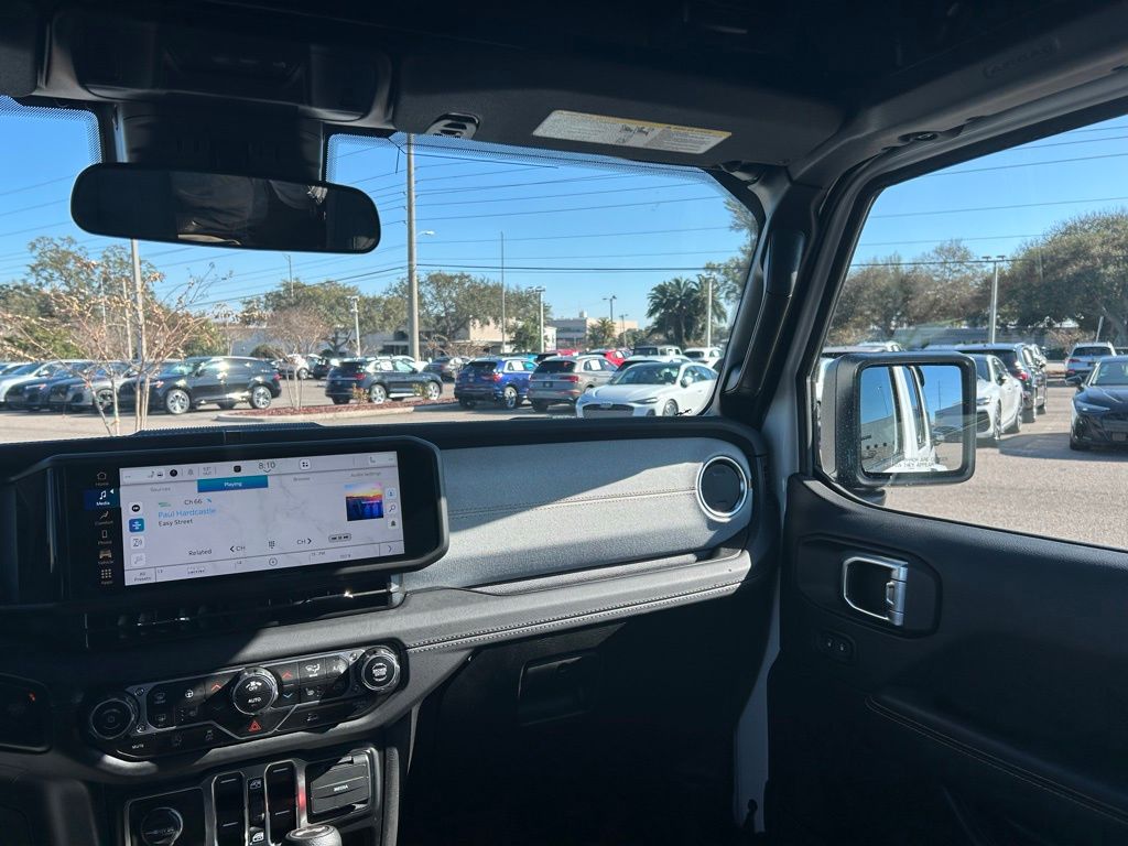 Used 2024 White Jeep Sahara image 10