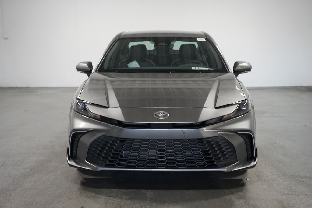 2025 Toyota Camry SE 2