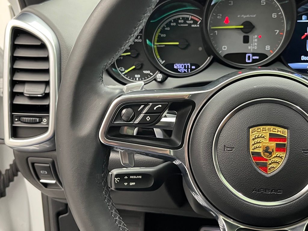 Thumbnail: 2015 Porsche Cayenne - 13