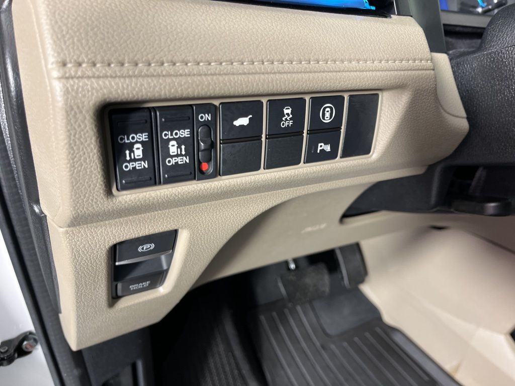 2024 Honda Odyssey Elite 32