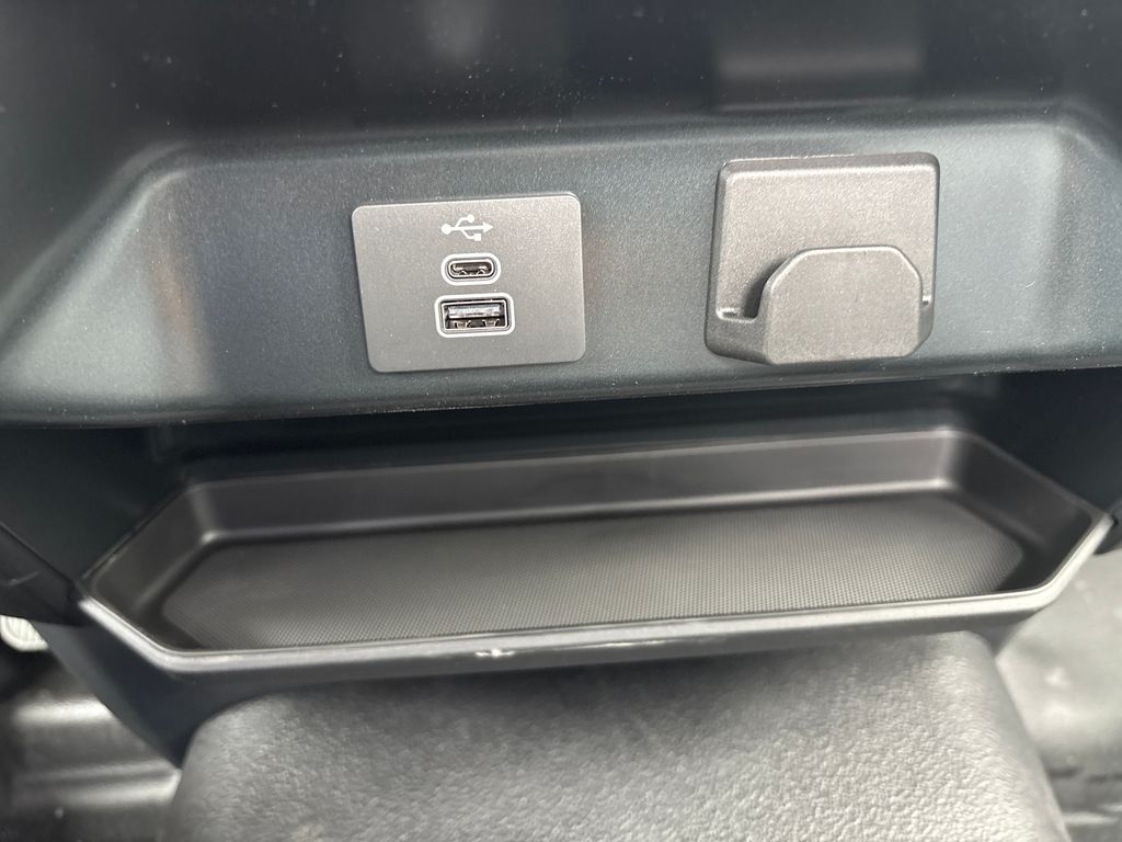 2025 Ford F-150 XL photo 17