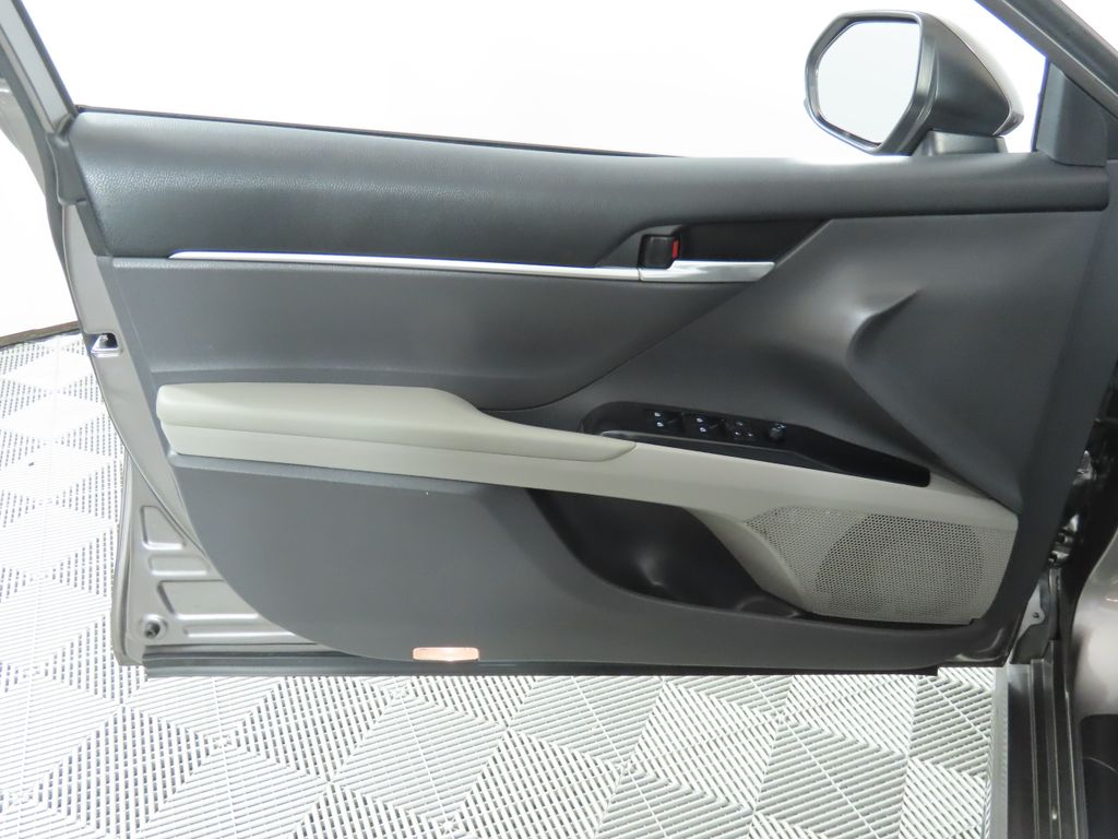 Thumbnail: 2018 Toyota Camry - 26