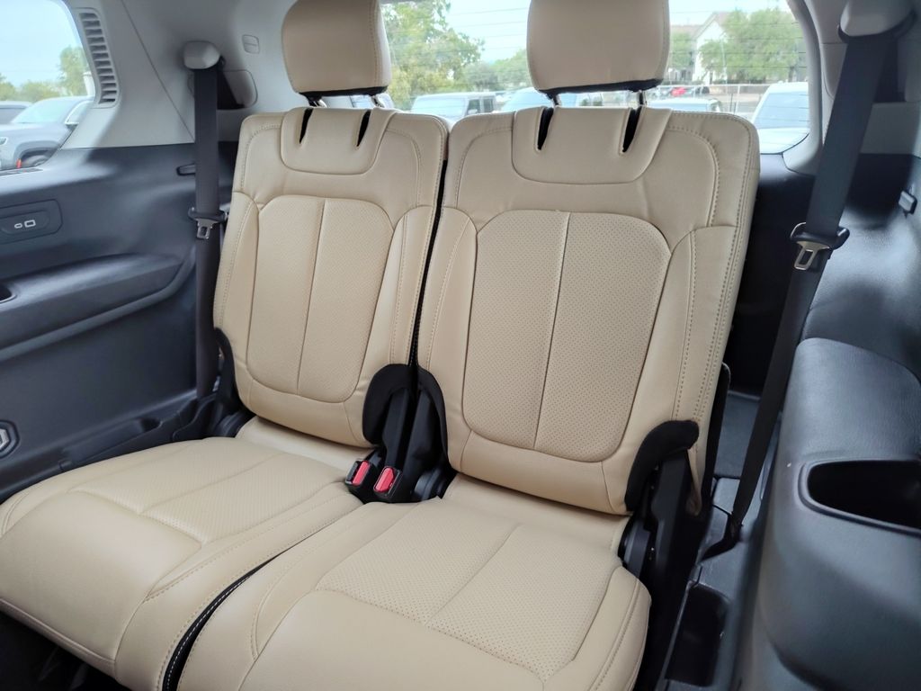 Used Car 2023 Jeep Grand Cherokee L  Limited For Sale Under $35,000 In Austin, Texas