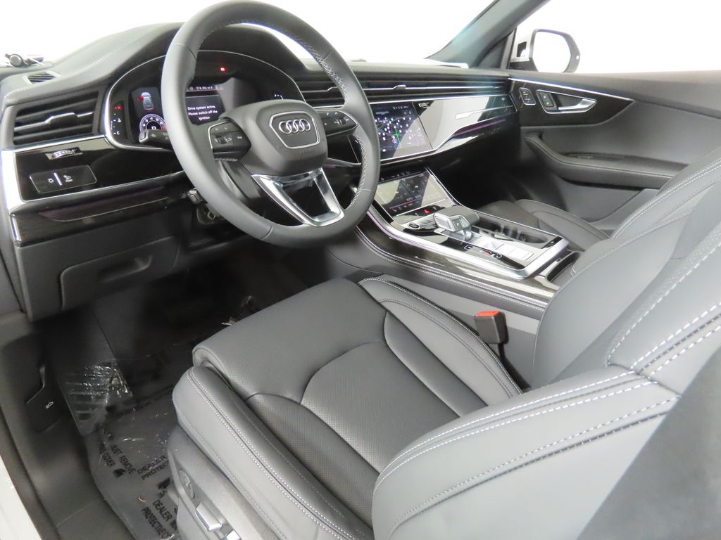 Thumbnail: 2026 Audi Q8 - 28
