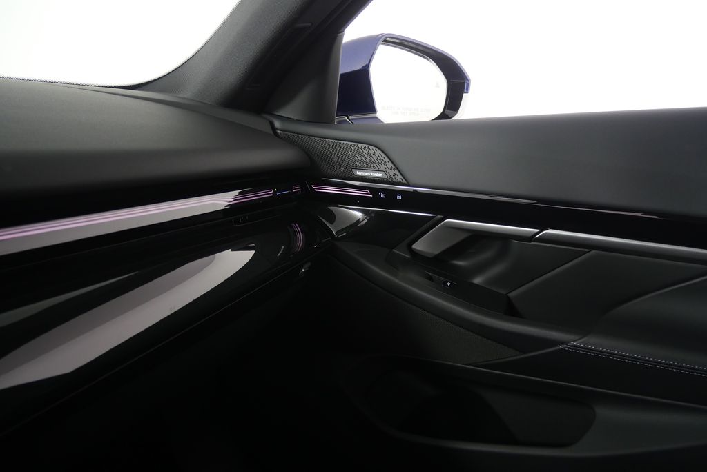 Thumbnail: 2024 BMW 5 Series - 30