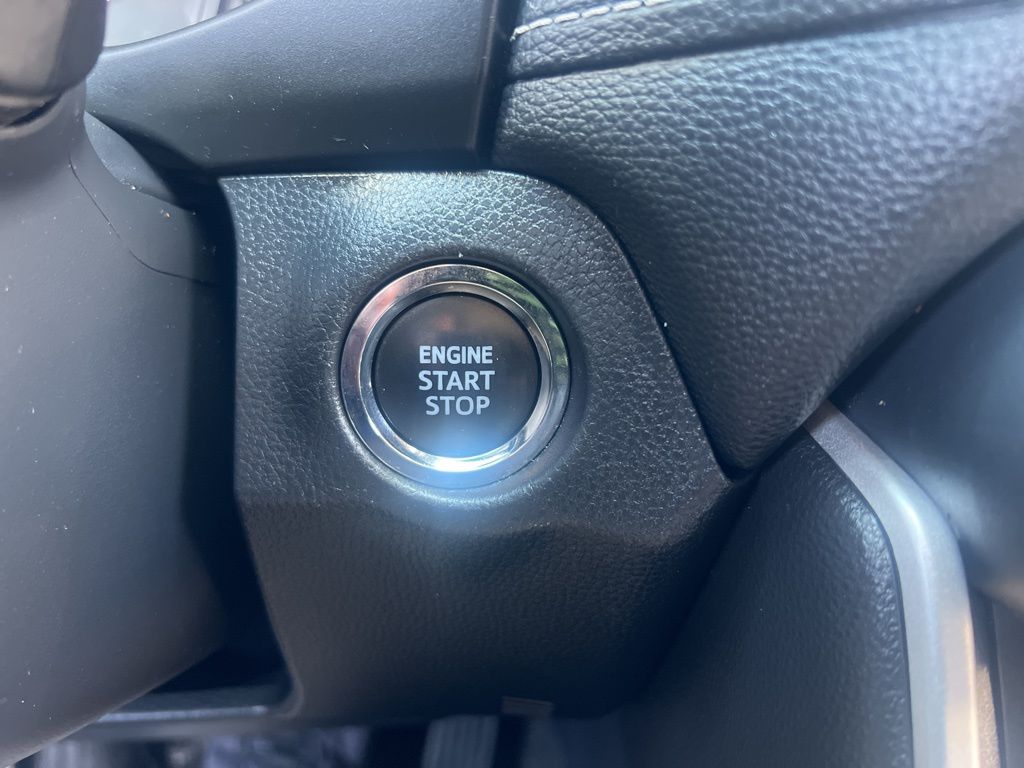 2022 Toyota RAV4 XLE Premium photo