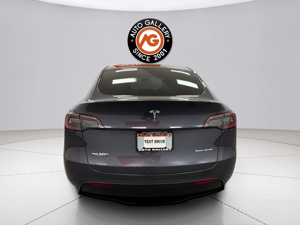 View vehicle photo 6