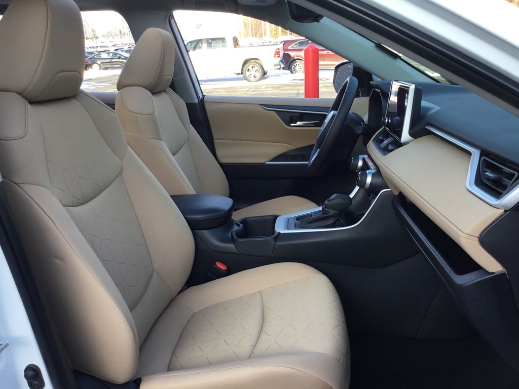 Thumbnail: 2025 Toyota RAV4 - 13