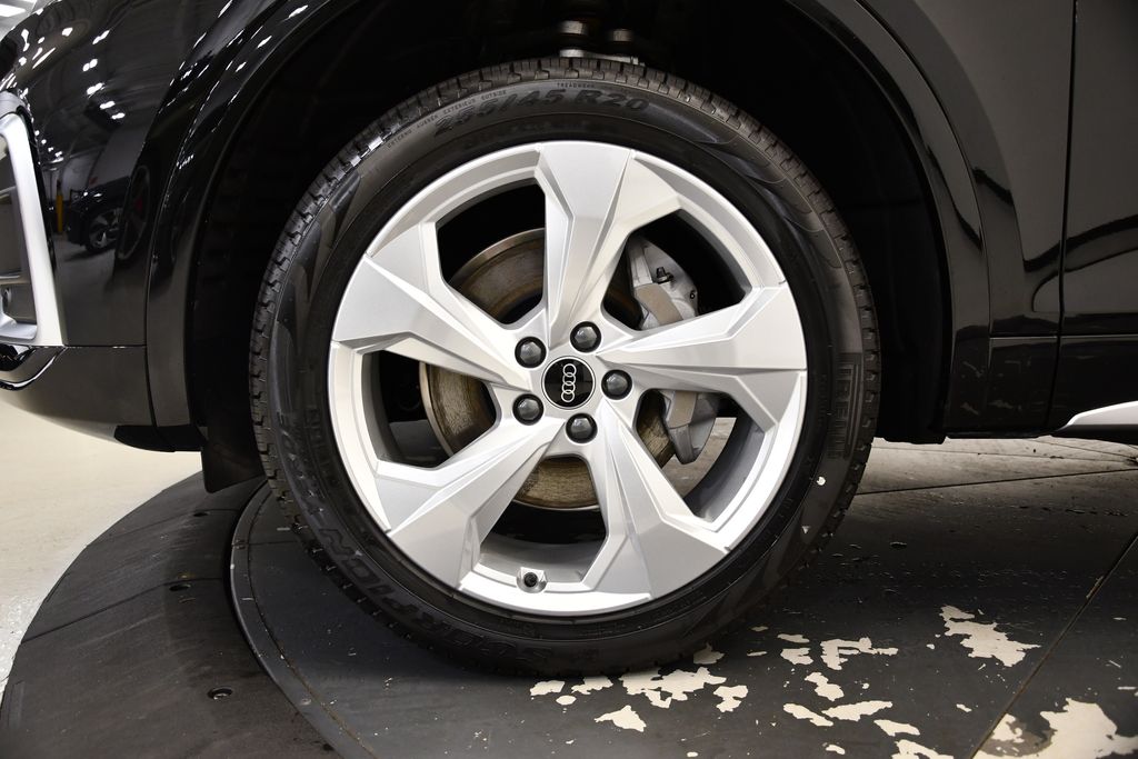 Thumbnail: 2025 Audi Q5 - 13